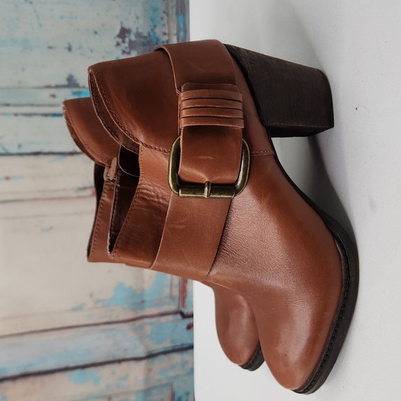 Steven by Steve Madden Fairlow Leather Buckle Booties Boots - Picture 1 of 9